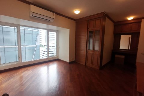 Condominio de 3 dormitorios en Bangkok, Tailandia № 143335 - foto 2