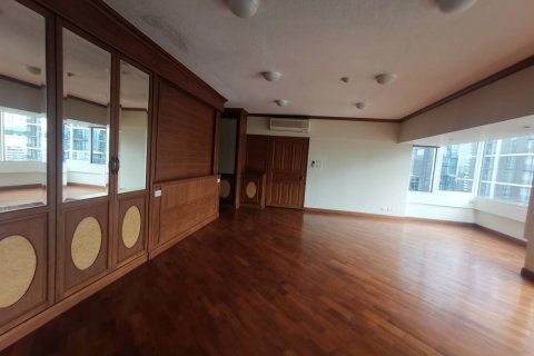 Condominio de 3 dormitorios en Bangkok, Tailandia № 143335 - foto 12