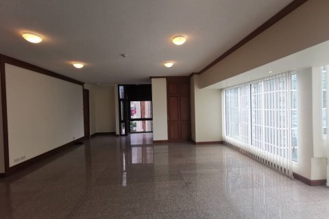 Condominio de 3 dormitorios en Bangkok, Tailandia № 143335 - foto 7