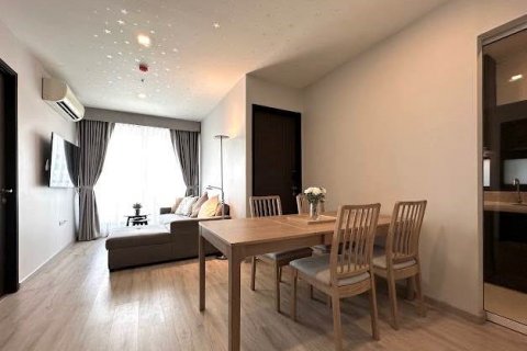 Condominio de 2 dormitorios en Phra Khanong, Bangkok, Tailandia № 143338