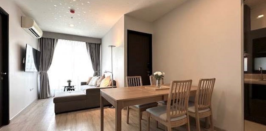 Condo à Phra Khanong, Bangkok, Thaïlande, 2 chambres № 143338
