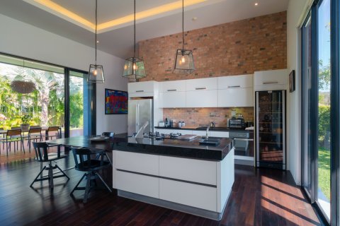 Casa de 3 dormitorios en Hua Hin, Tailandia № 180736 - foto 9