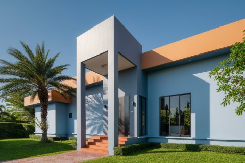 Casa de 3 dormitorios en Hua Hin, Tailandia № 180736 - foto 2