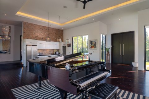 Casa de 3 dormitorios en Hua Hin, Tailandia № 180736 - foto 11