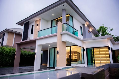 Casa de 4 dormitorios en Hua Hin, Tailandia № 180734 - foto 4