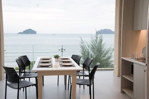 Casa de 6 dormitorios en Prachuap Khiri Khan, Tailandia № 180735 - foto 4