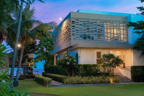 Casa de 6 dormitorios en Prachuap Khiri Khan, Tailandia № 180735 - foto 11