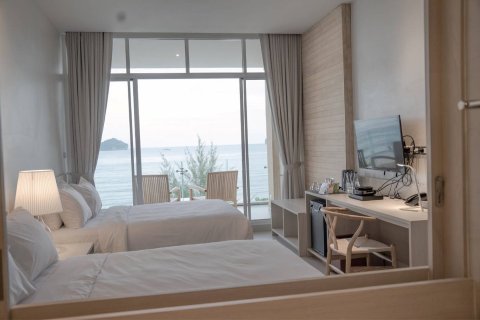 Casa de 6 dormitorios en Prachuap Khiri Khan, Tailandia № 180735 - foto 7