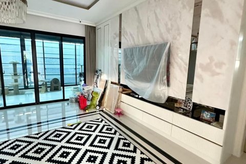 Chalet de 4 dormitorios en Bangkok, Tailandia № 133797 - foto 6