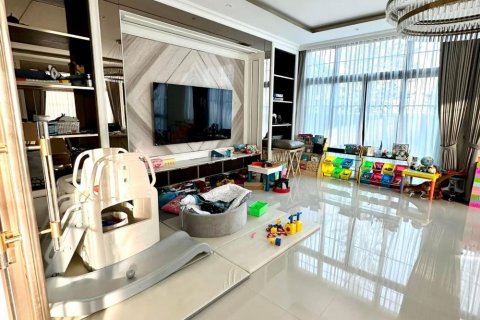 Chalet de 4 dormitorios en Bangkok, Tailandia № 133797 - foto 3