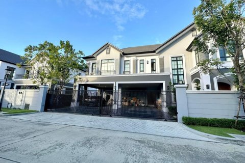 Chalet de 4 dormitorios en Bangkok, Tailandia № 133797 - foto 2