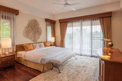 Chalet de 4 dormitorios en Phuket, Tailandia № 133799 - foto 12