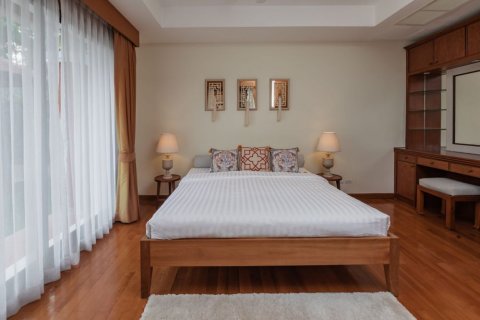 Chalet de 4 dormitorios en Phuket, Tailandia № 133799 - foto 14