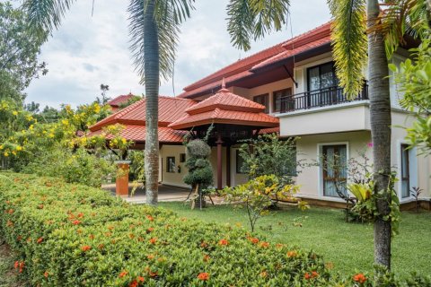 Chalet de 4 dormitorios en Phuket, Tailandia № 133799 - foto 24