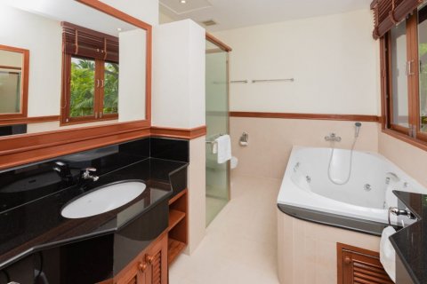 Chalet de 4 dormitorios en Phuket, Tailandia № 133799 - foto 17