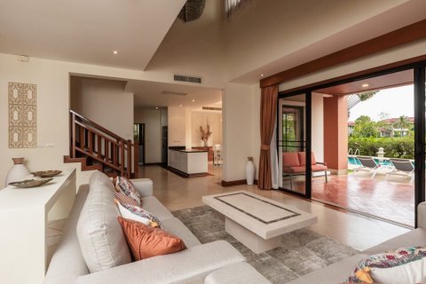 Chalet de 4 dormitorios en Phuket, Tailandia № 133799 - foto 9