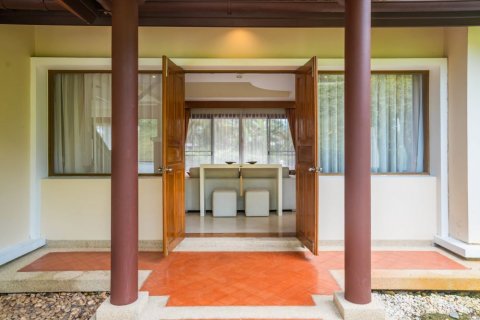 Chalet de 4 dormitorios en Phuket, Tailandia № 133799 - foto 21
