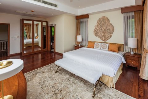 Chalet de 4 dormitorios en Phuket, Tailandia № 133799 - foto 13