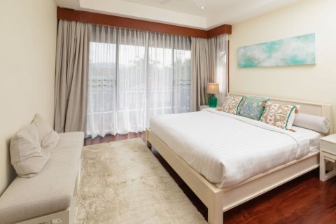 Chalet de 4 dormitorios en Phuket, Tailandia № 133799 - foto 15