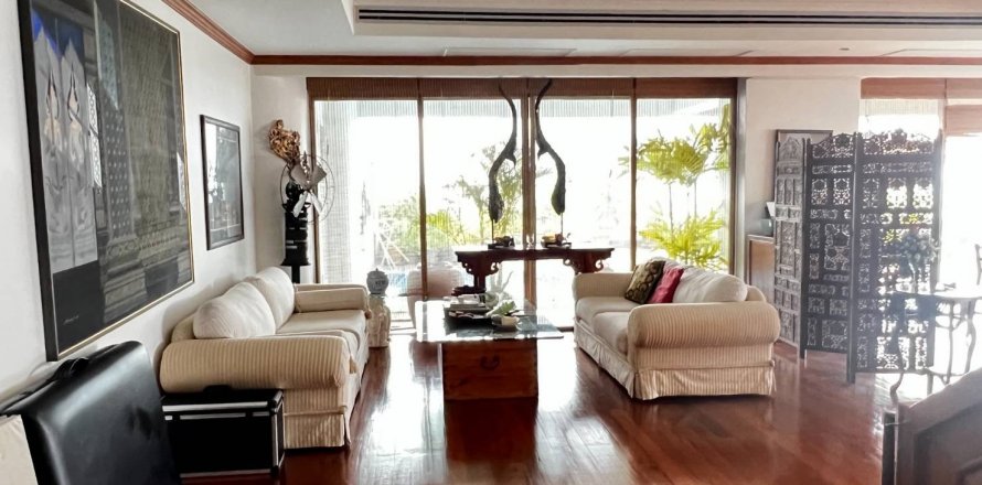 Condominio de 3 dormitorios en Watthana, Bangkok, Tailandia № 133798