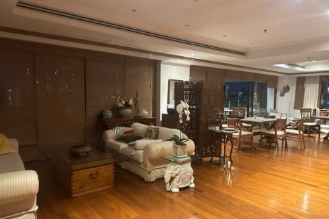 Condominio de 3 dormitorios en Watthana, Bangkok, Tailandia № 133798 - foto 10