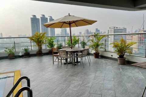 Condominio de 3 dormitorios en Watthana, Bangkok, Tailandia № 133798 - foto 13