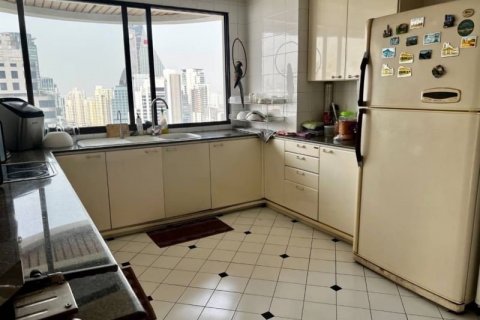 Condominio de 3 dormitorios en Watthana, Bangkok, Tailandia № 133798 - foto 5