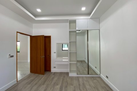 Chalet de 4 dormitorios en Hua Hin, Tailandia № 168364 - foto 21