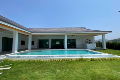 Chalet de 4 dormitorios en Hua Hin, Tailandia № 168364 - foto 4