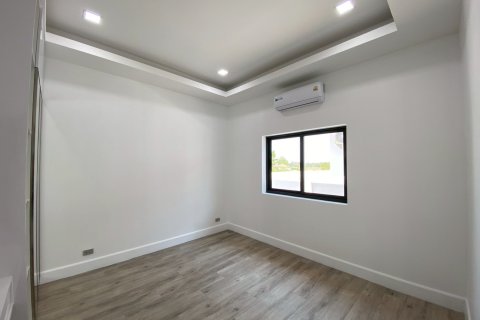 Chalet de 4 dormitorios en Hua Hin, Tailandia № 168364 - foto 25