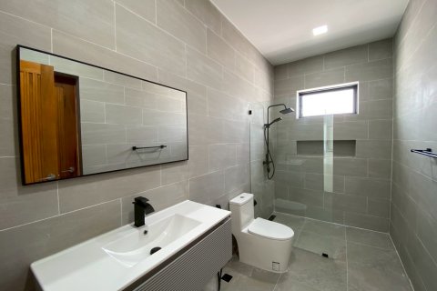 Chalet de 4 dormitorios en Hua Hin, Tailandia № 168364 - foto 24