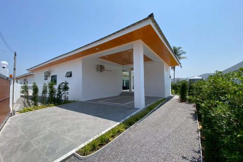 Chalet de 4 dormitorios en Hua Hin, Tailandia № 168364 - foto 26