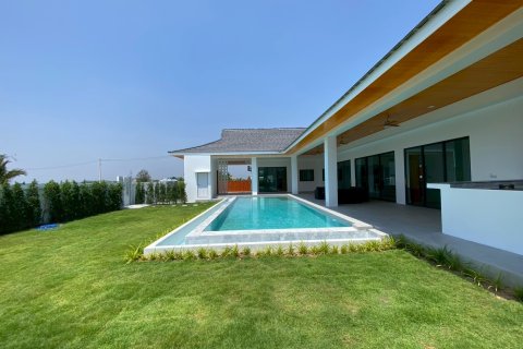 Chalet de 4 dormitorios en Hua Hin, Tailandia № 168364 - foto 3