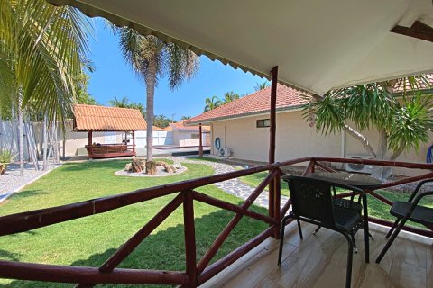 Villa in Pran Buri, Thailand 4 Schlafzimmer № 168365 - Foto 25