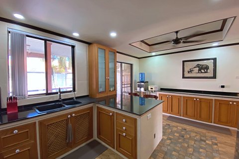Villa in Pran Buri, Thailand 4 Schlafzimmer № 168365 - Foto 14