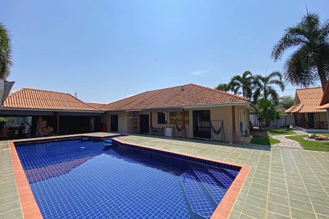 Villa in Pran Buri, Thailand 4 Schlafzimmer № 168365 - Foto 3