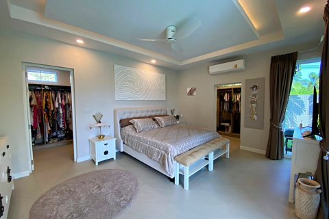 Chalet de 3 dormitorios en Hua Hin, Tailandia № 168396 - foto 22