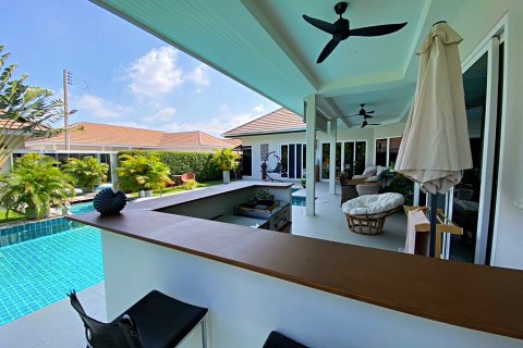 Chalet de 3 dormitorios en Hua Hin, Tailandia № 168396 - foto 7