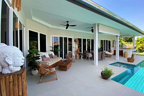 Chalet de 3 dormitorios en Hua Hin, Tailandia № 168396 - foto 8