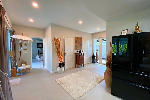 Chalet de 3 dormitorios en Hua Hin, Tailandia № 168396 - foto 21