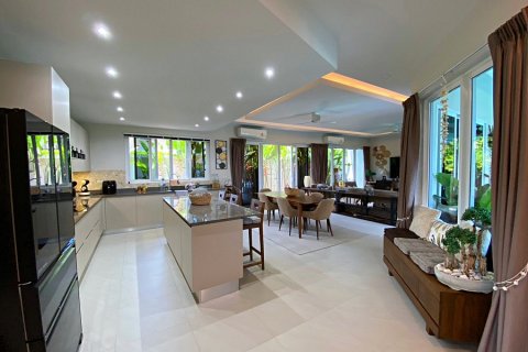 Chalet de 3 dormitorios en Hua Hin, Tailandia № 168396 - foto 18