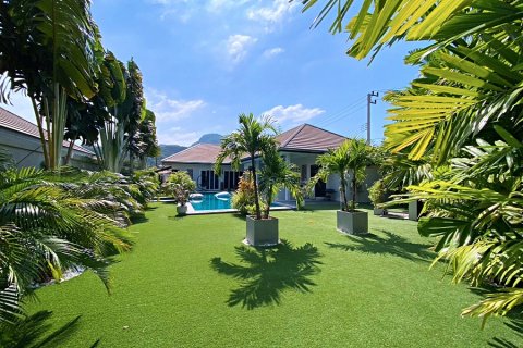 Chalet de 3 dormitorios en Hua Hin, Tailandia № 168396 - foto 2