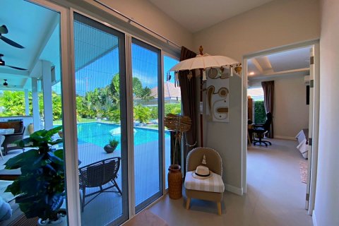 Chalet de 3 dormitorios en Hua Hin, Tailandia № 168396 - foto 30