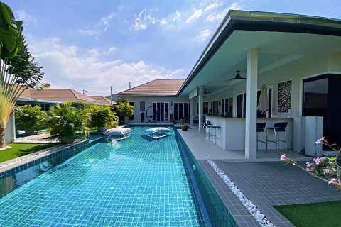 Chalet de 3 dormitorios en Hua Hin, Tailandia № 168396 - foto 4