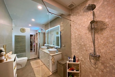 Chalet de 3 dormitorios en Hua Hin, Tailandia № 168396 - foto 28