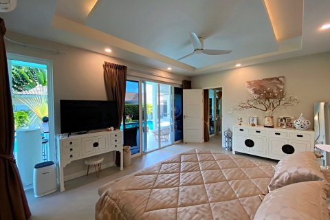 Chalet de 3 dormitorios en Hua Hin, Tailandia № 168396 - foto 24