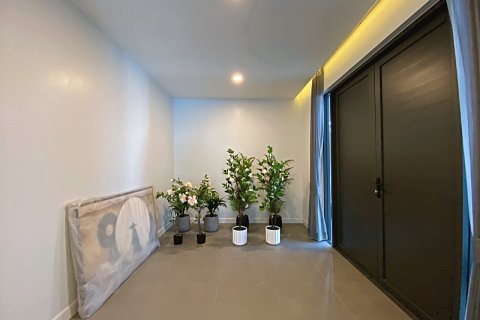 Chalet de 4 dormitorios en Hua Hin, Tailandia № 168397 - foto 7