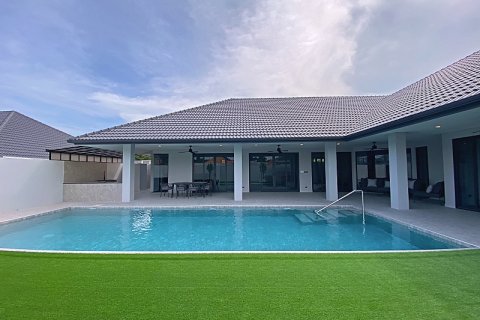 Chalet de 4 dormitorios en Hua Hin, Tailandia № 168397 - foto 2