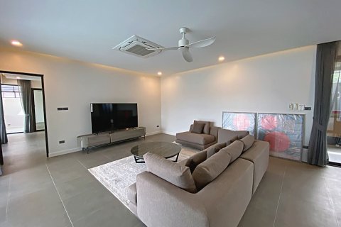 Chalet de 4 dormitorios en Hua Hin, Tailandia № 168397 - foto 17