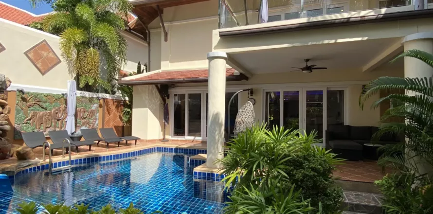 Chalet de 4 dormitorios en Pattaya, Tailandia № 140738